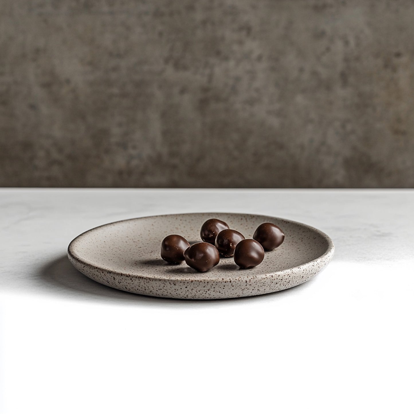 <div style="text-align: center;"> <span style="color: #1D1919;">Arancia e cioccolato fondente (3.5 oz.)</span><br><span style="color: #444444;">Torino, Italy</span> <br> <span style="color: #444444;">Since 1946</span> </div> 