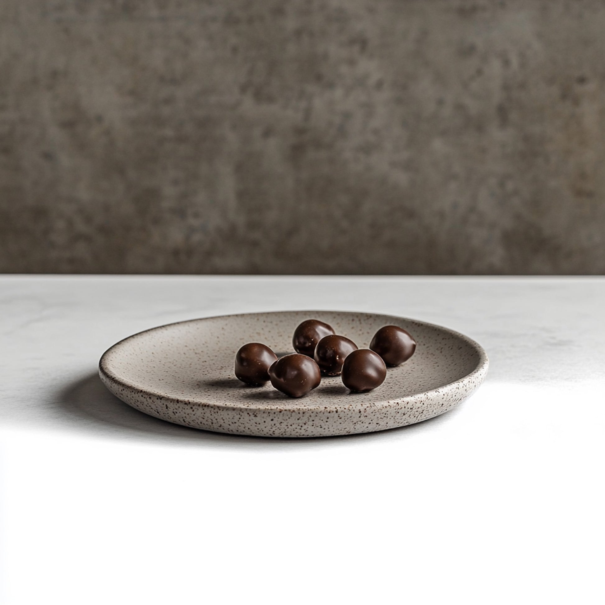 <div style="text-align: center;"> <span style="color: #1D1919;">Arancia e cioccolato fondente (3.5 oz.)</span><br><span style="color: #444444;">Torino, Italy</span> <br> <span style="color: #444444;">Since 1946</span> </div> 