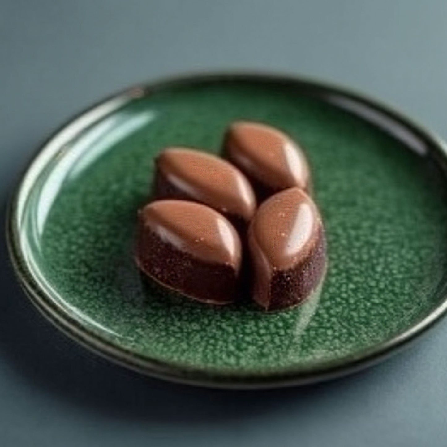 <div style="text-align: center;"> <span style="color: #1D1919;"> Calissons Chocolat Noisette (4 oz.)</span><br><span style="color: #444444;">Aix-en-Provence, France</span> <br> <span style="color: #444444;">Since 2017</span> </div> 
