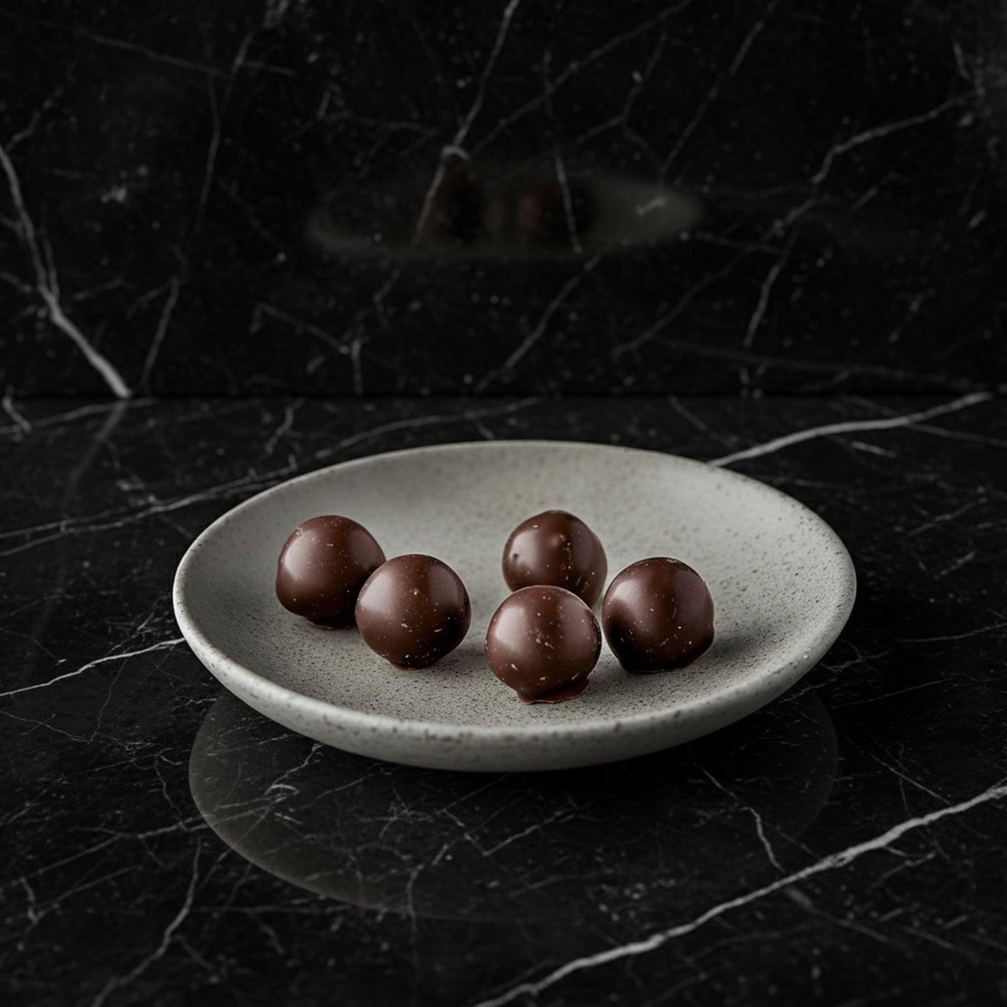 <div style="text-align: center;"> <span style="color: #1D1919;"> Nocciola e cioccolato fondente (3.5 oz.)</span><br><span style="color: #444444;">Torino, Italy</span> <br> <span style="color: #444444;">Since 1946</span> </div> 